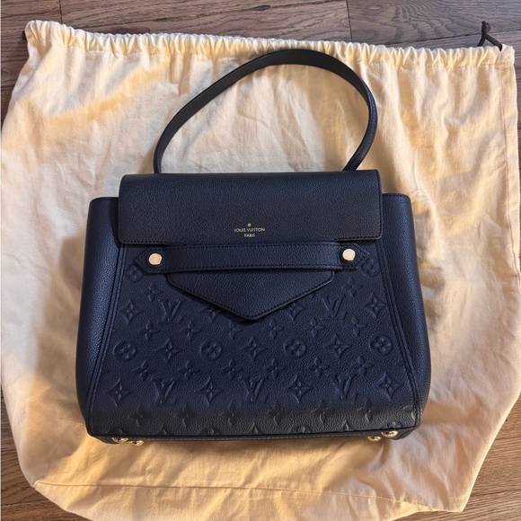 Louis Vuitton Black Leather Handbag - Picture 4 of 10